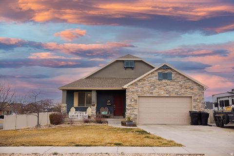 Photo of 265 E SALEM PARK CIR, Salem, UT 84653 (MLS # 2139523)