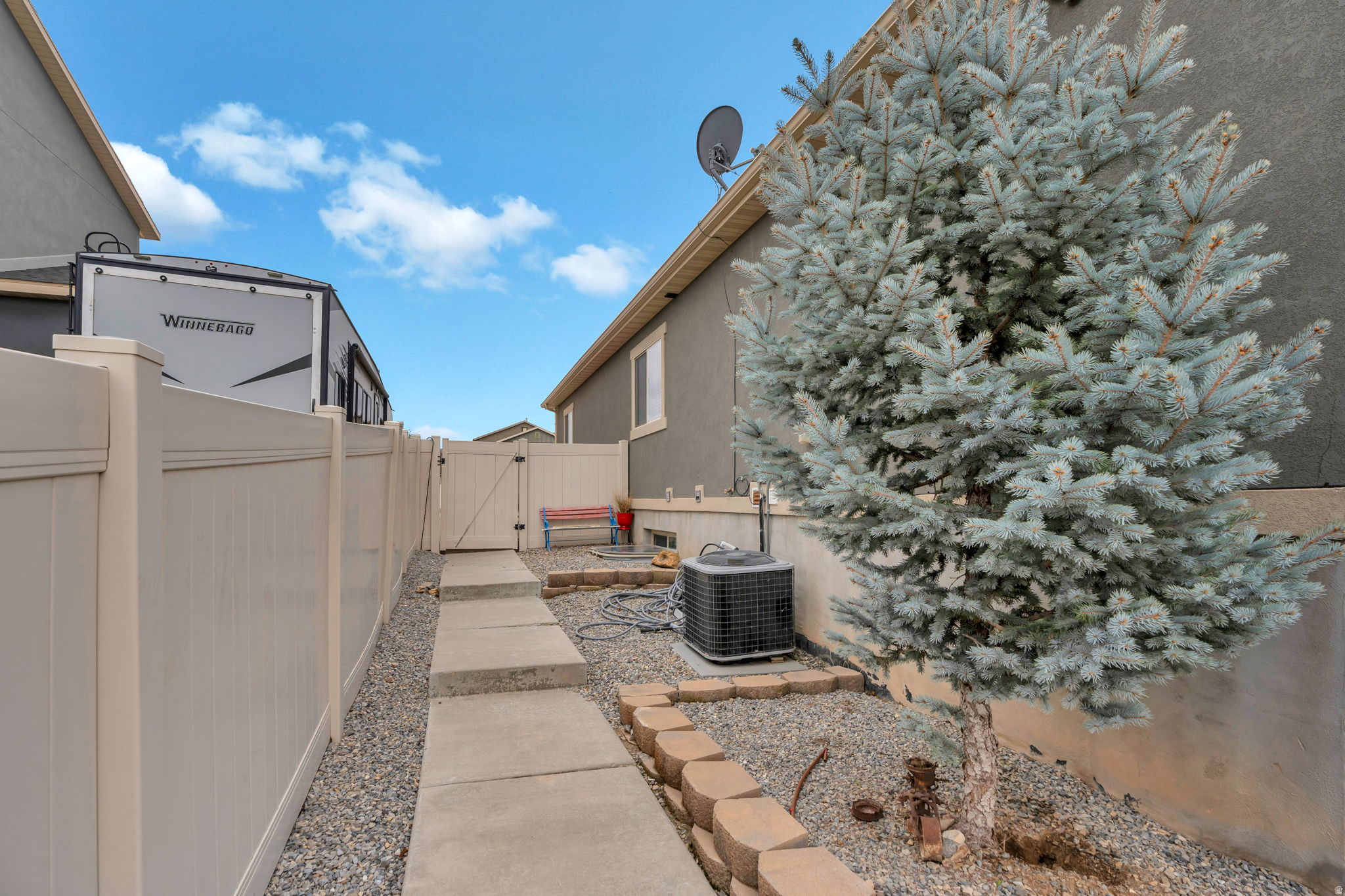 SALEM PARK - Residential