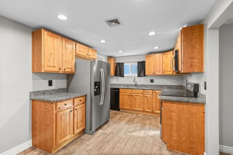 Tiny photo for 600 S LINCOLN AVE #REAR, Ogden, UT 84404 (MLS # 2140195)