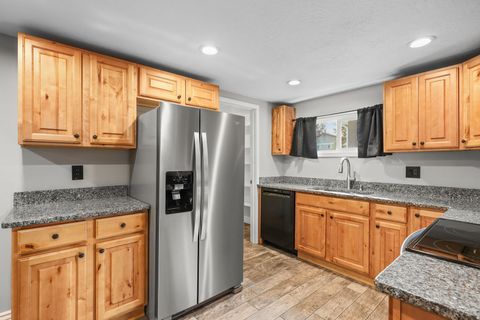 Tiny photo for 600 S LINCOLN AVE #REAR, Ogden, UT 84404 (MLS # 2140195)