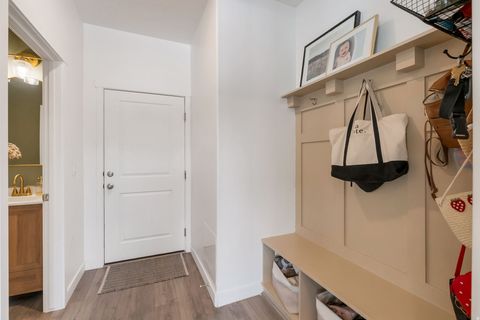 Tiny photo for 506 N COMMODORE LN, Lehi, UT 84045 (MLS # 2166925)