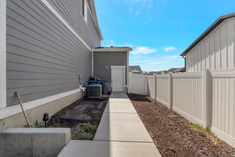 Tiny photo for 506 N COMMODORE LN, Lehi, UT 84045 (MLS # 2166925)