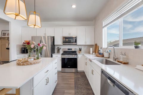 Tiny photo for 506 N COMMODORE LN, Lehi, UT 84045 (MLS # 2166925)