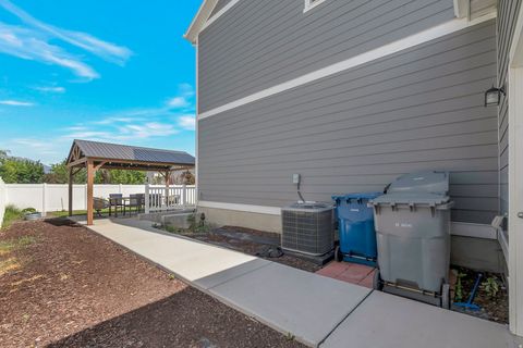 Tiny photo for 506 N COMMODORE LN, Lehi, UT 84045 (MLS # 2166925)