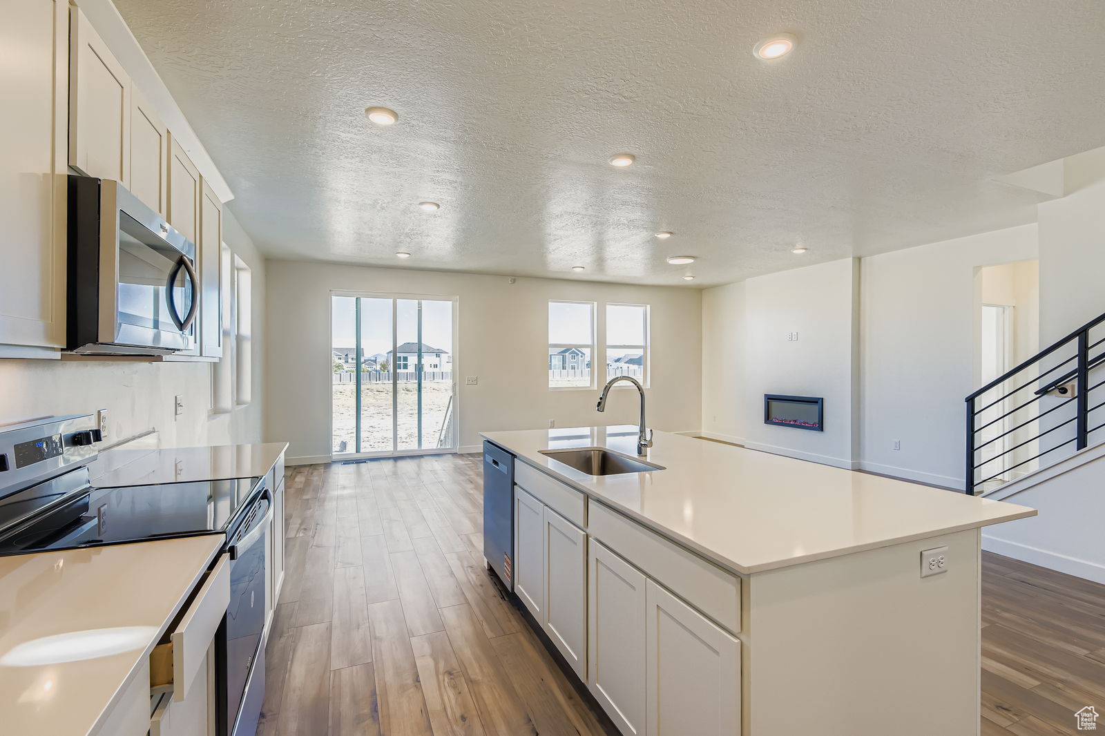 ESTATES AT PINNACLES AT EAGLE MOUNTAIN - Residential