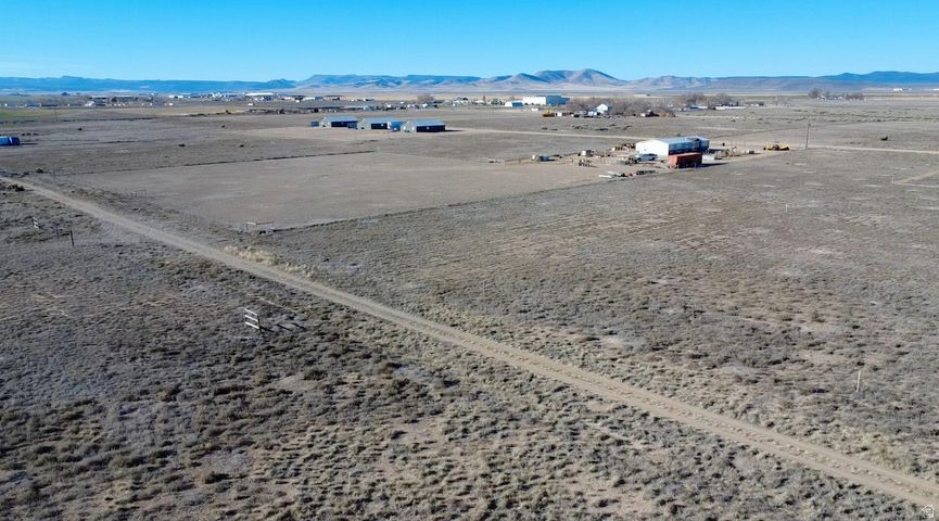 ESCALANTE VALLEY - Land