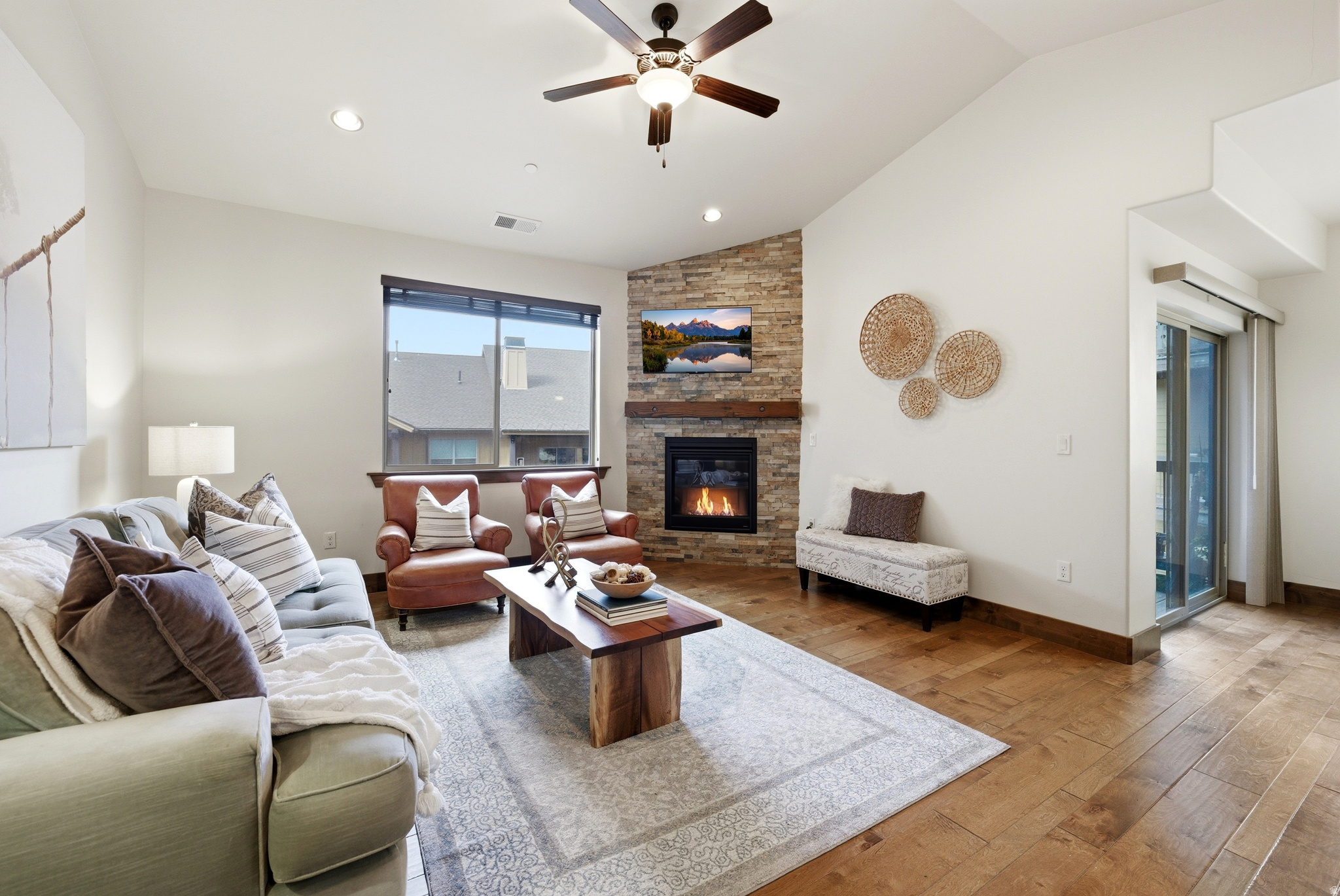 BLACK ROCK RIDGE - Residential