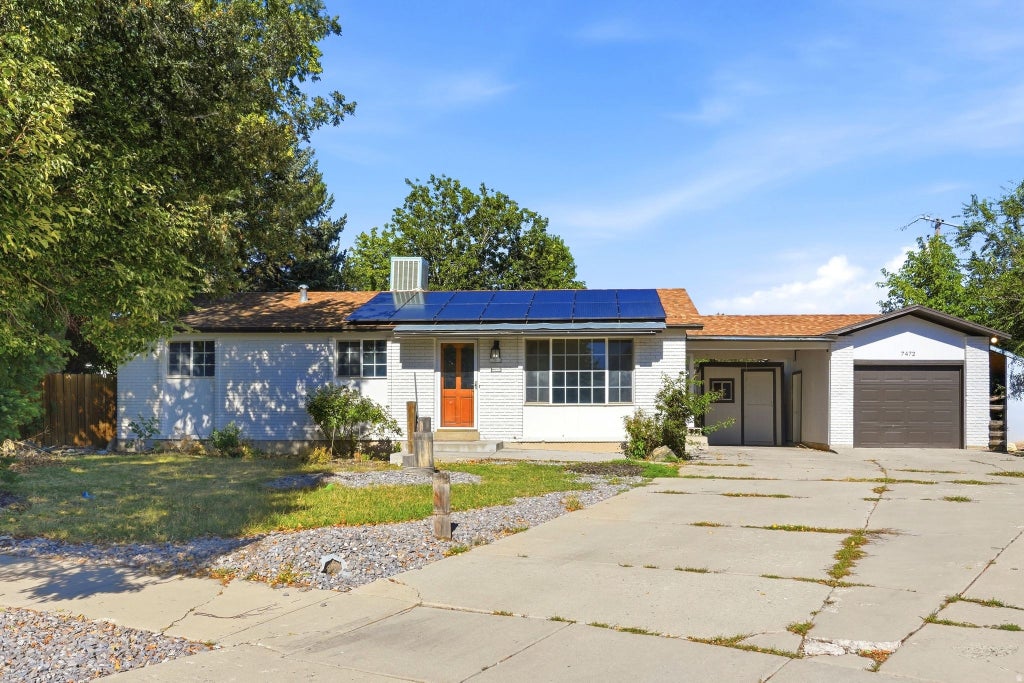 Photo of 7472 S SILVER CIR, West Jordan, UT 84084 (MLS # 2184076)