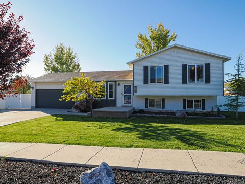 Photo of 2249 W 13035 S, Riverton, UT 84065 (MLS # 2123314)