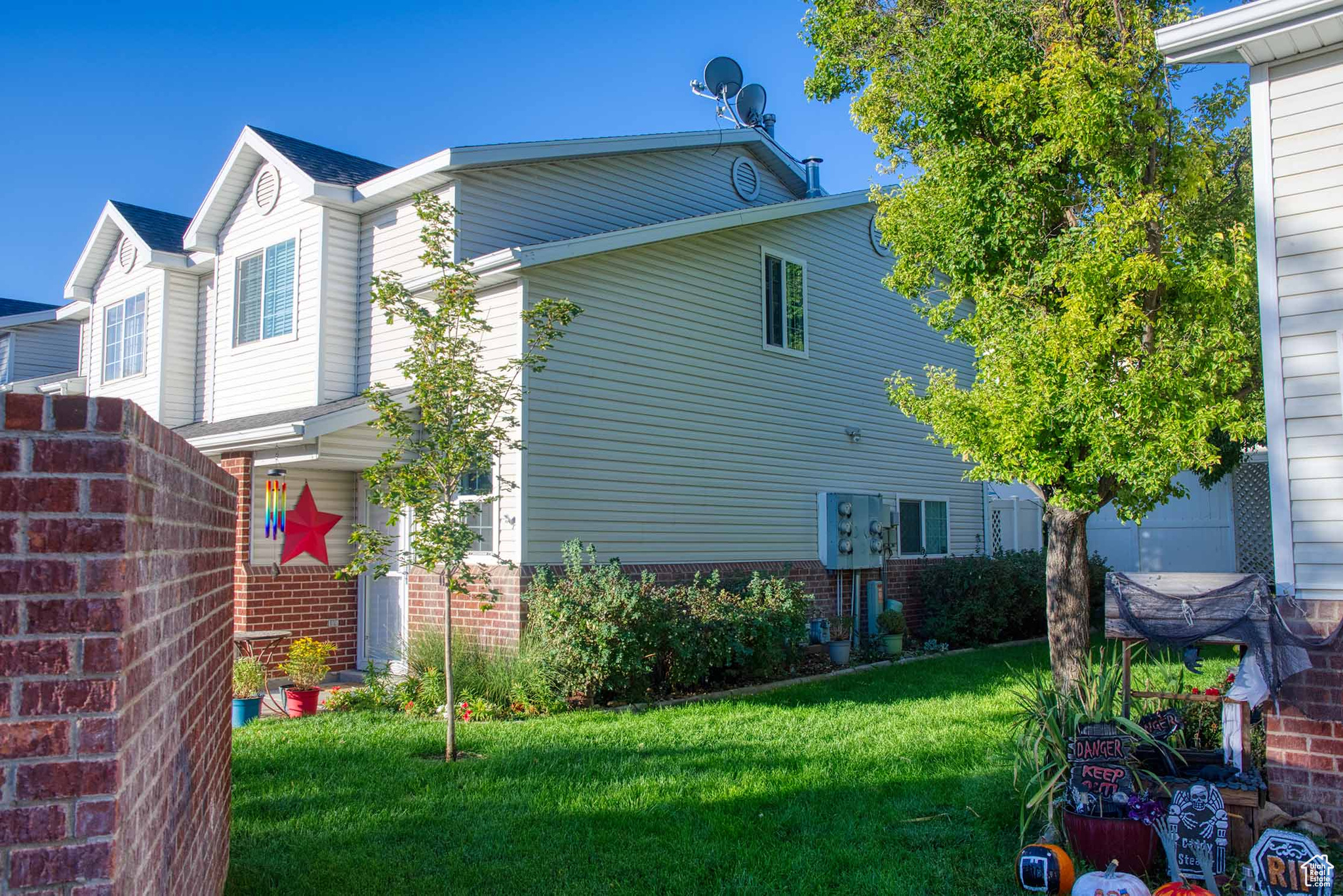 8836 S Wollemi Pine Way, West Jordan, Utah image 3