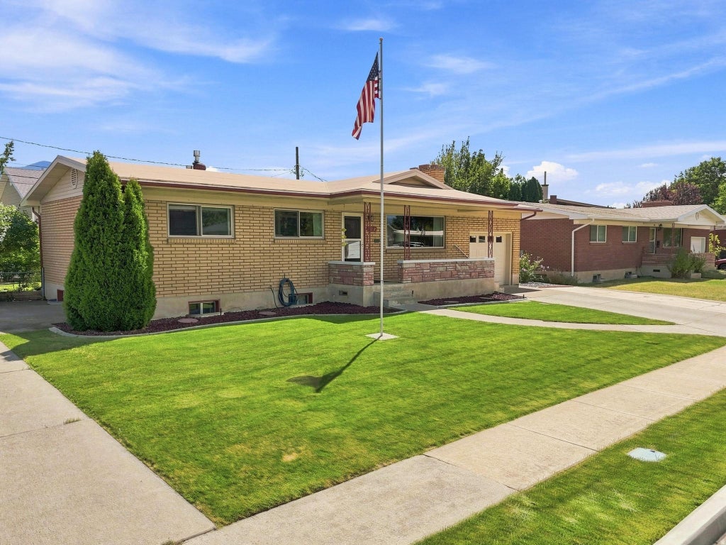 Photo of 702 N 150 W, Logan, UT 84321 (MLS # 2182342)