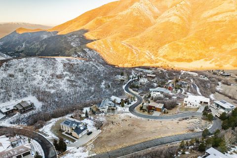 Tiny photo for 310 S MARYFIELD DR #307, Salt Lake City, UT 84108 (MLS # 2132474)