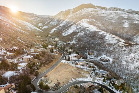 Tiny photo for 310 S MARYFIELD DR #307, Salt Lake City, UT 84108 (MLS # 2132474)