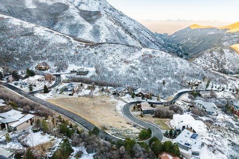 Tiny photo for 310 S MARYFIELD DR #307, Salt Lake City, UT 84108 (MLS # 2132474)