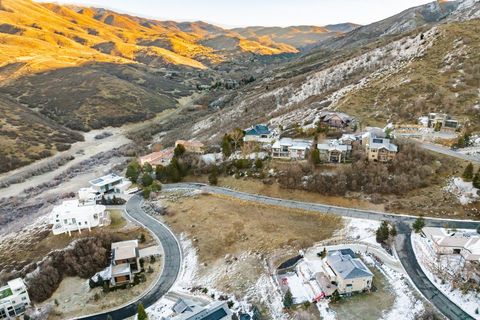 Tiny photo for 310 S MARYFIELD DR #307, Salt Lake City, UT 84108 (MLS # 2132474)