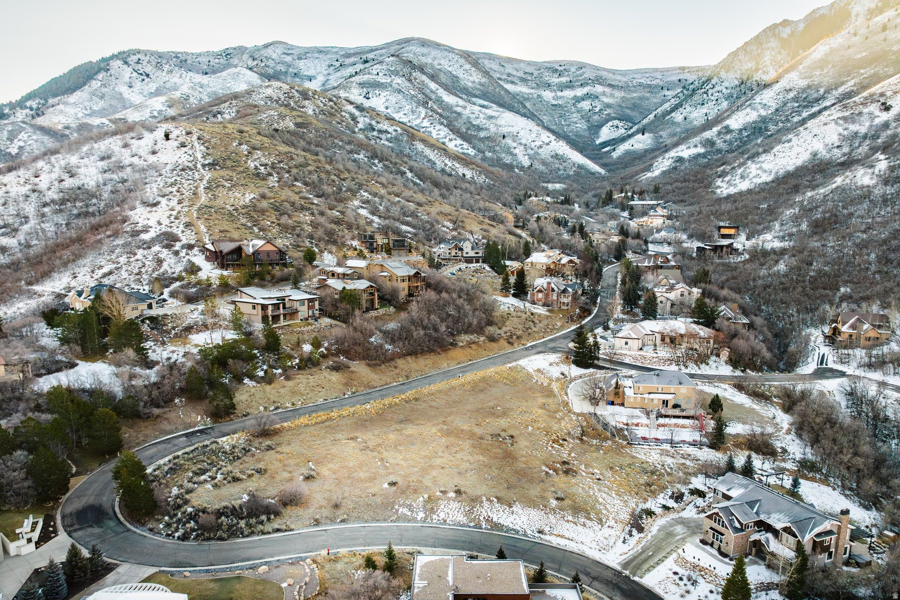 EMIGRATION PLACE - Land