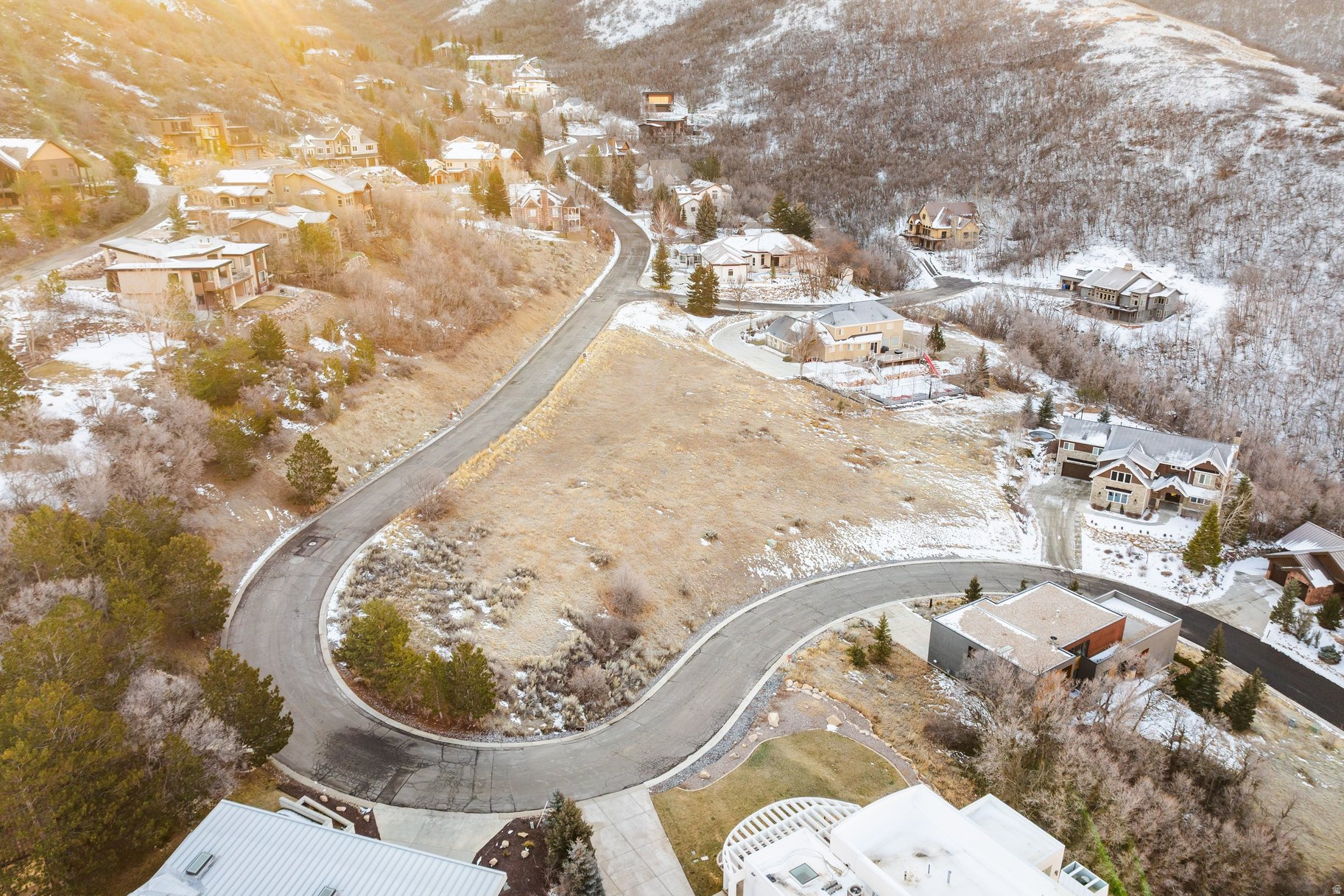 EMIGRATION PLACE - Land