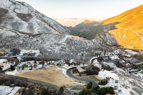 Tiny photo for 310 S MARYFIELD DR #307, Salt Lake City, UT 84108 (MLS # 2132474)