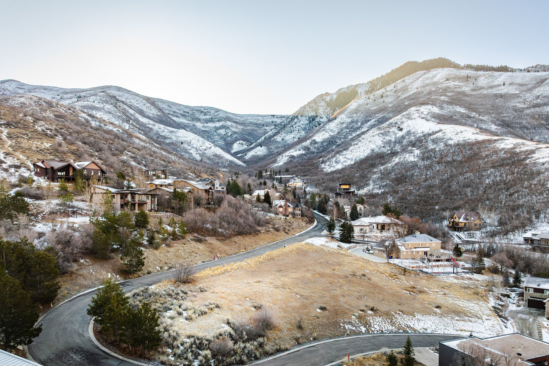 EMIGRATION PLACE - Land