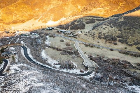 Tiny photo for 310 S MARYFIELD DR #307, Salt Lake City, UT 84108 (MLS # 2132474)