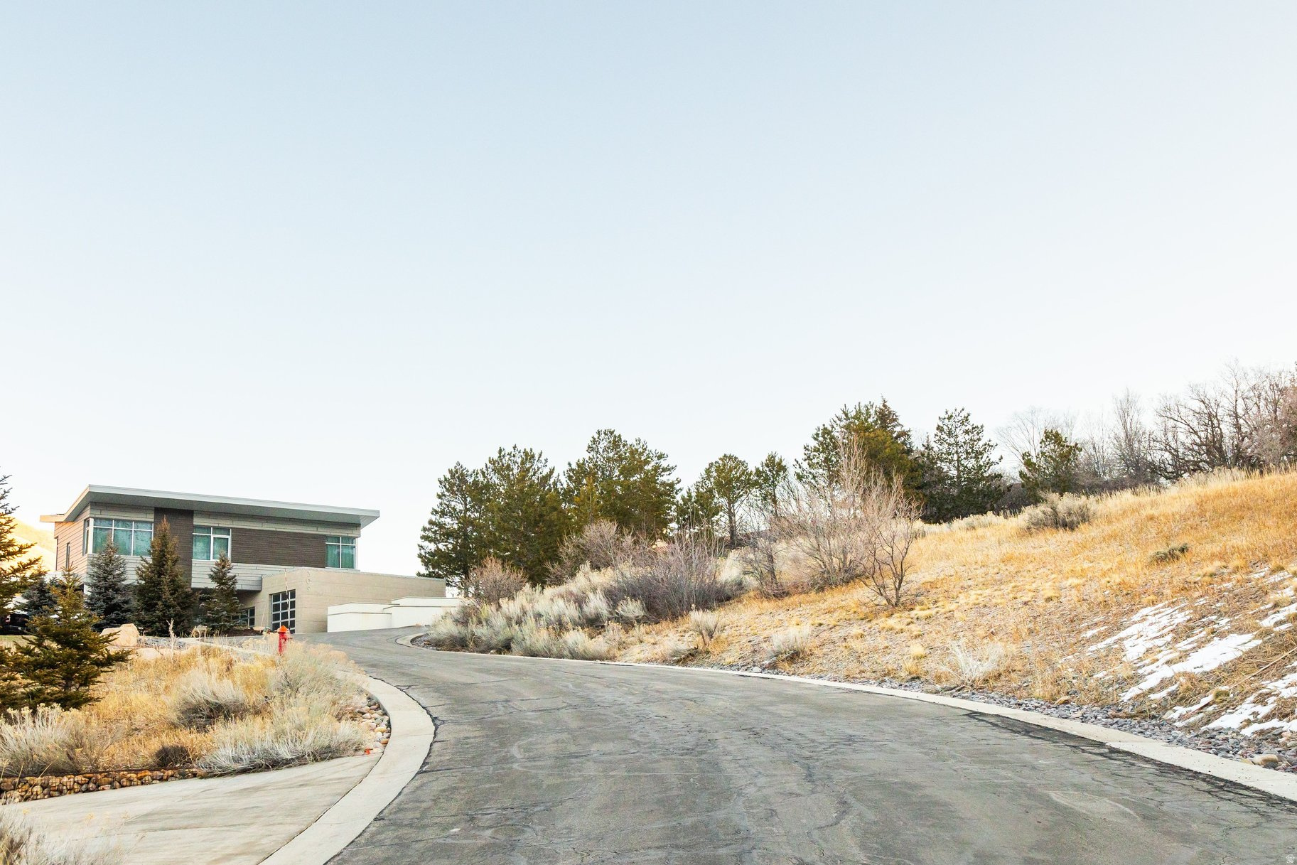 EMIGRATION PLACE - Land