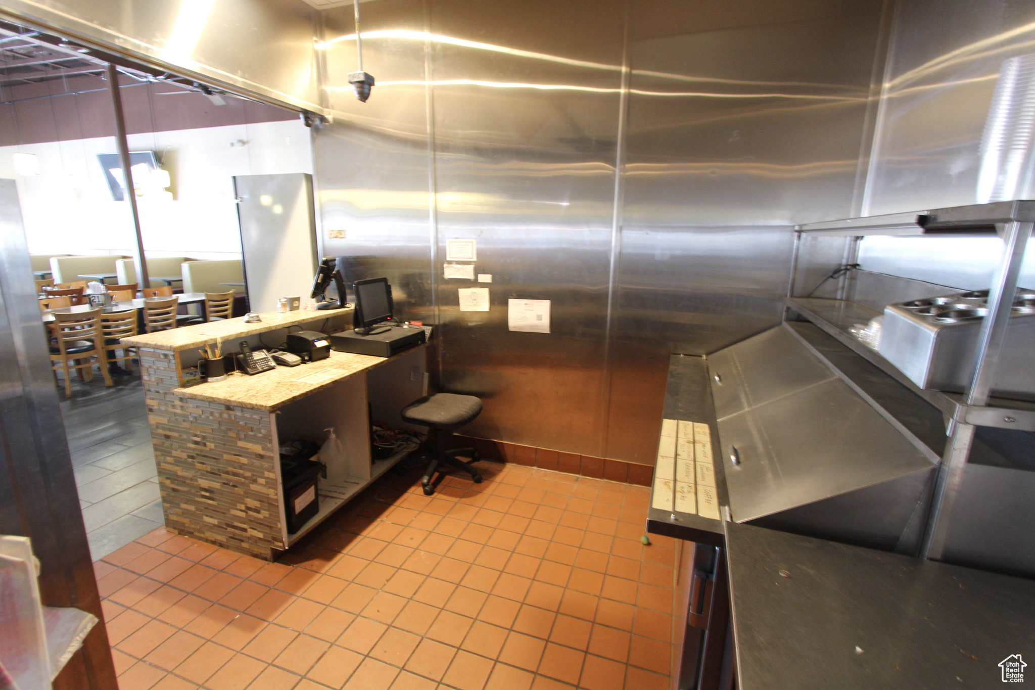 CARRIAGE SQUARE AMD - Commercial Lease