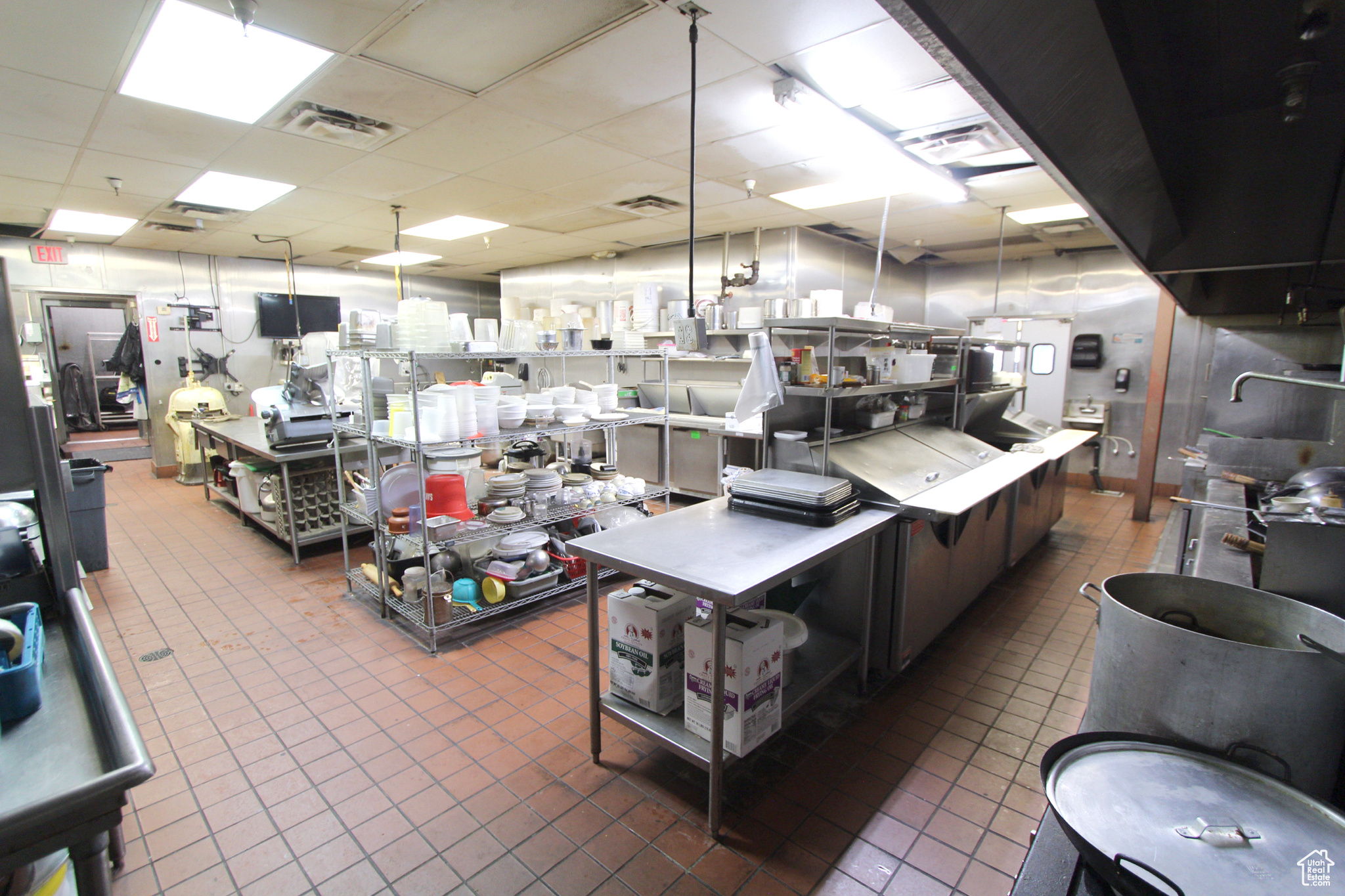 CARRIAGE SQUARE AMD - Commercial Lease