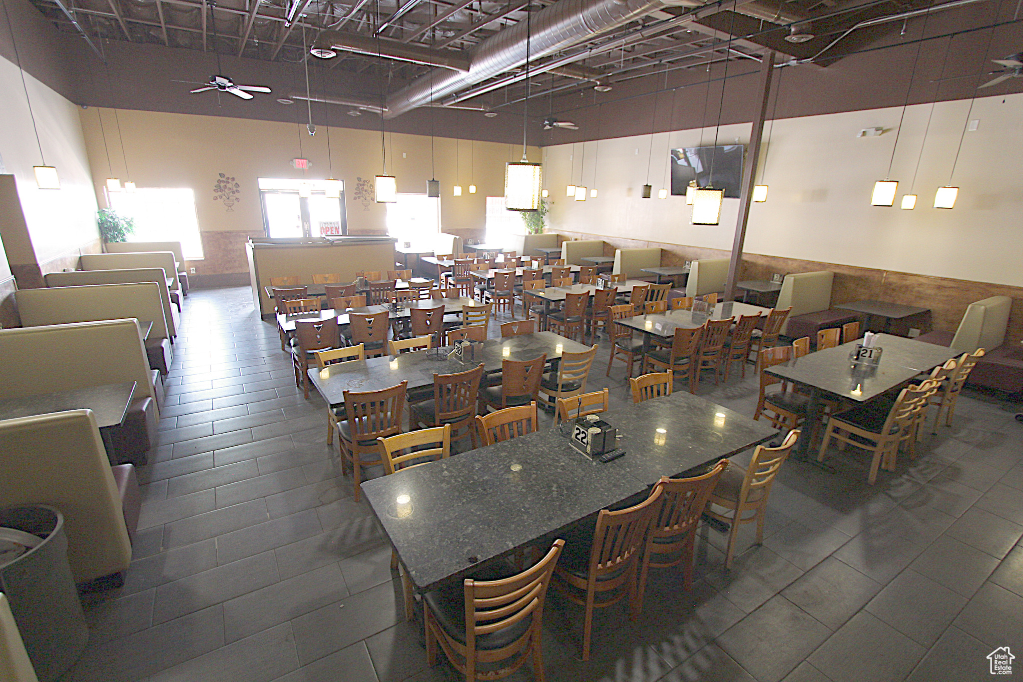 CARRIAGE SQUARE AMD - Commercial Lease