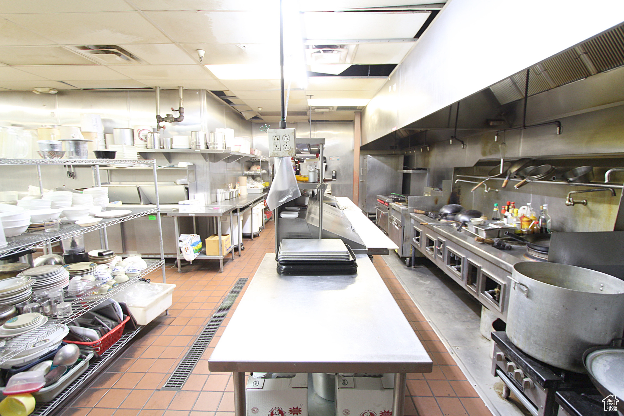 CARRIAGE SQUARE AMD - Commercial Lease