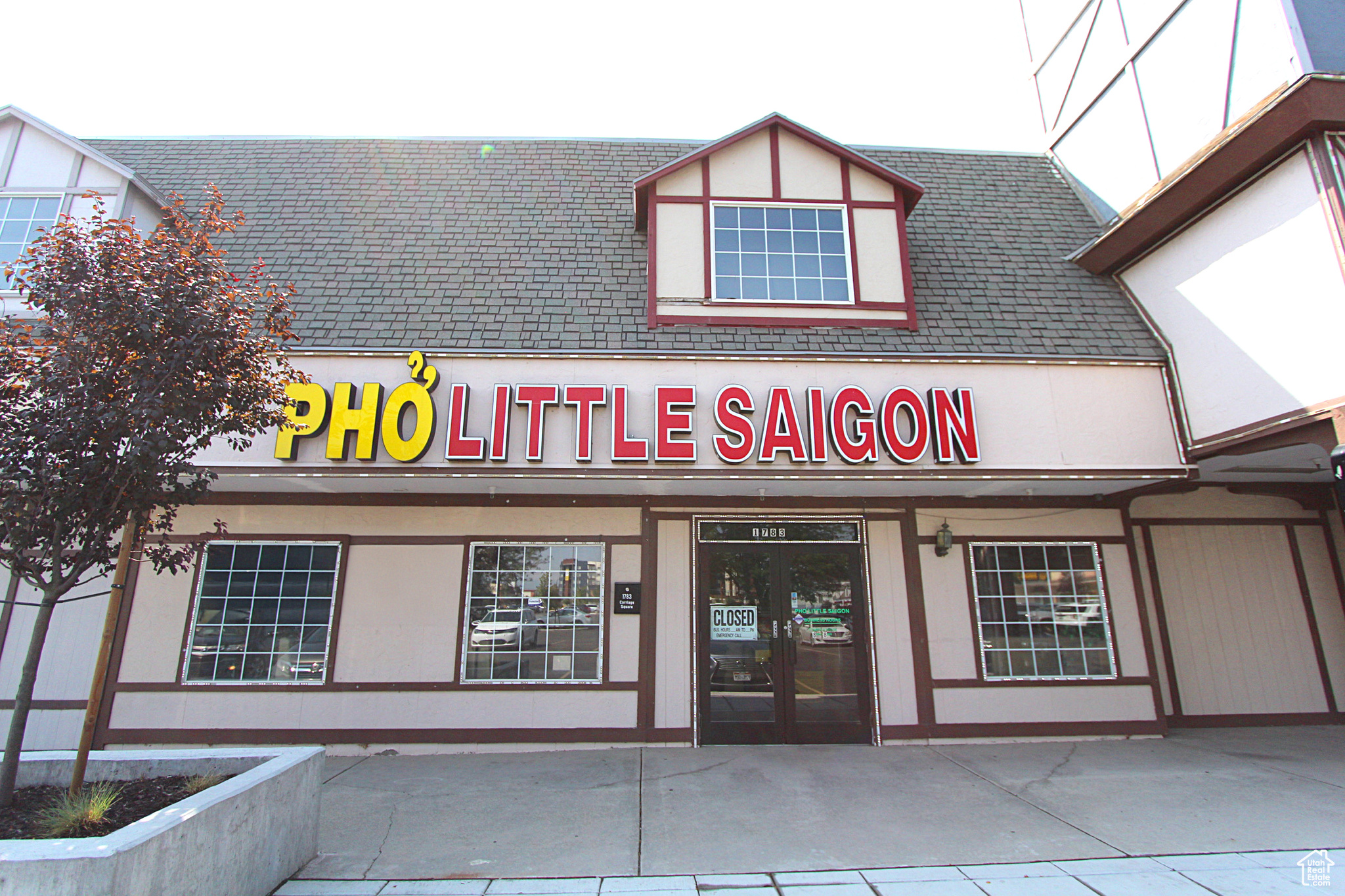 CARRIAGE SQUARE AMD - Commercial Lease