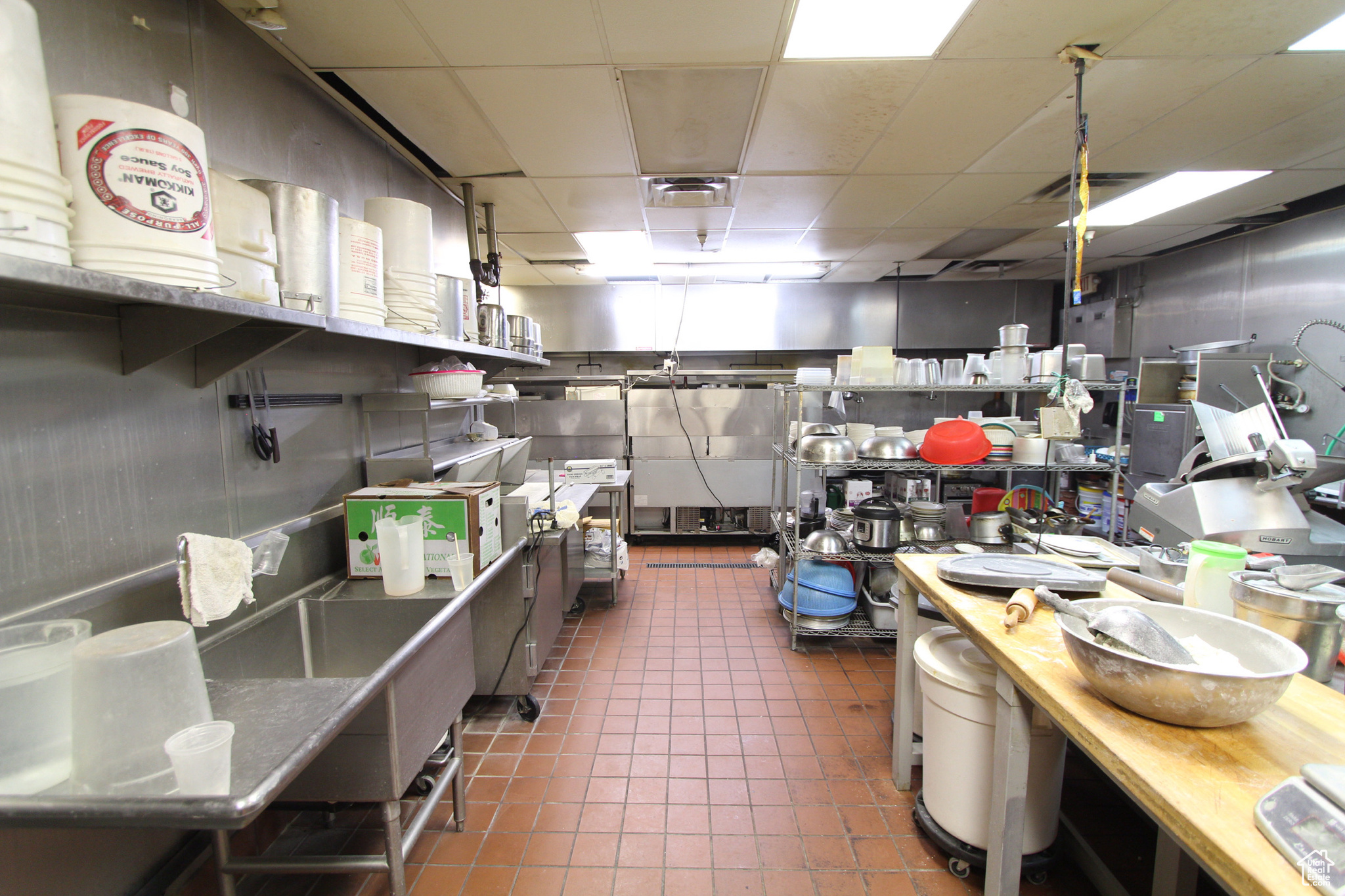 CARRIAGE SQUARE AMD - Commercial Lease