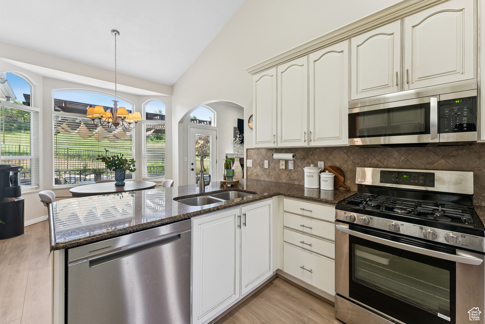 EAGLEWOOD - Residential