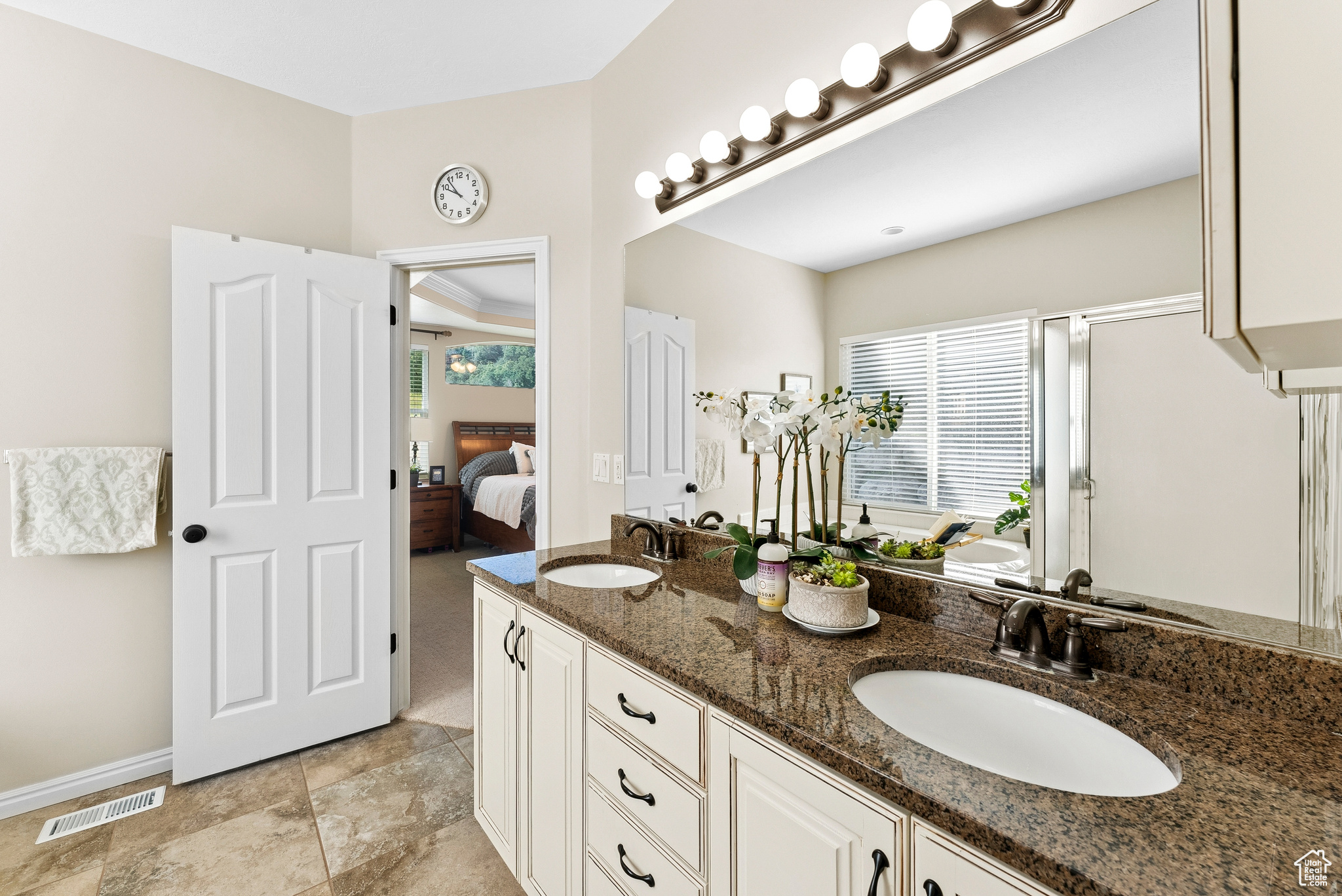 EAGLEWOOD - Residential