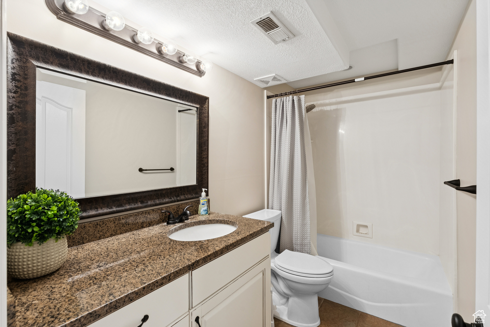 EAGLEWOOD - Residential