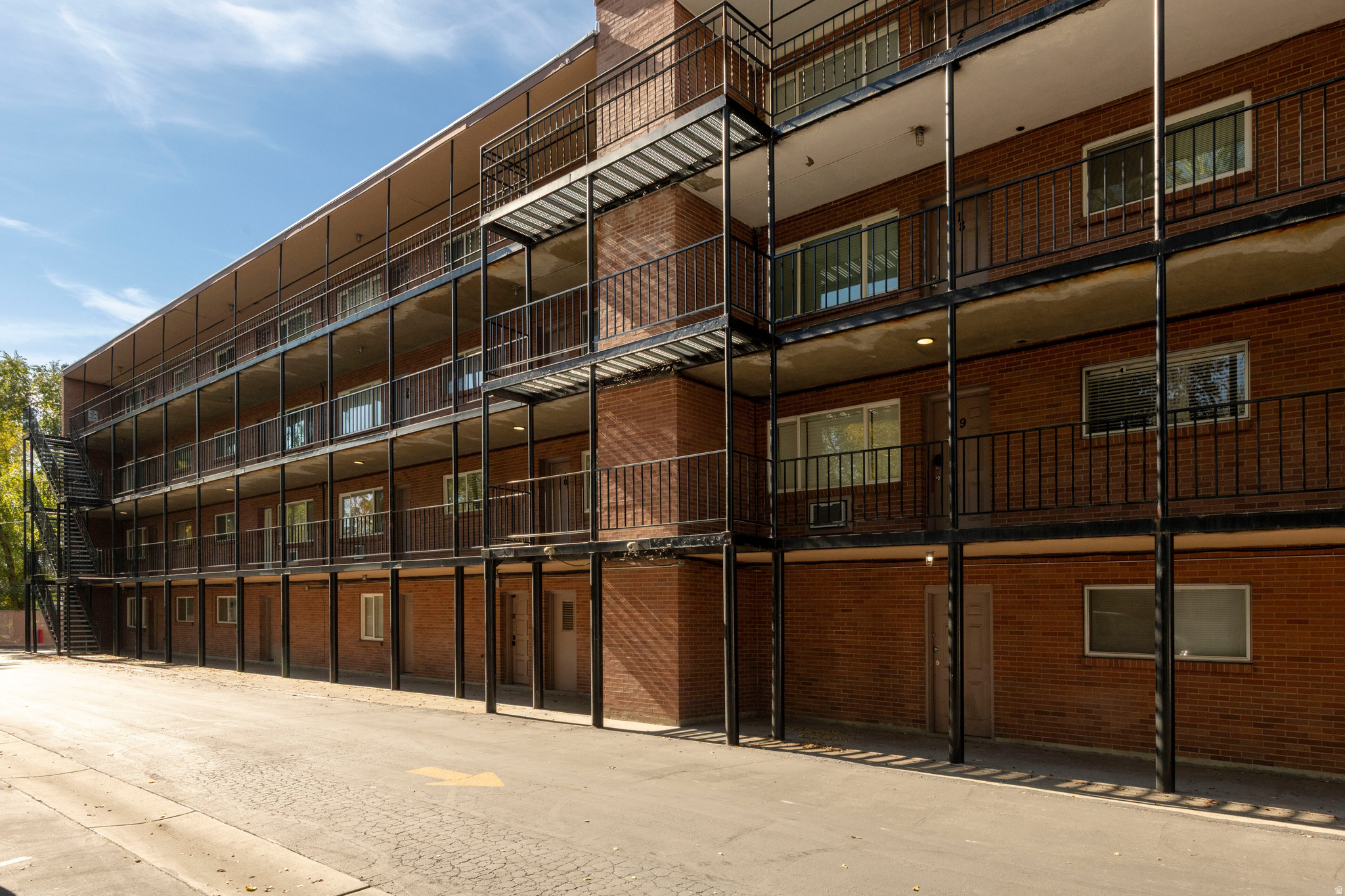 VILLA CHABLIS EAST - Residential