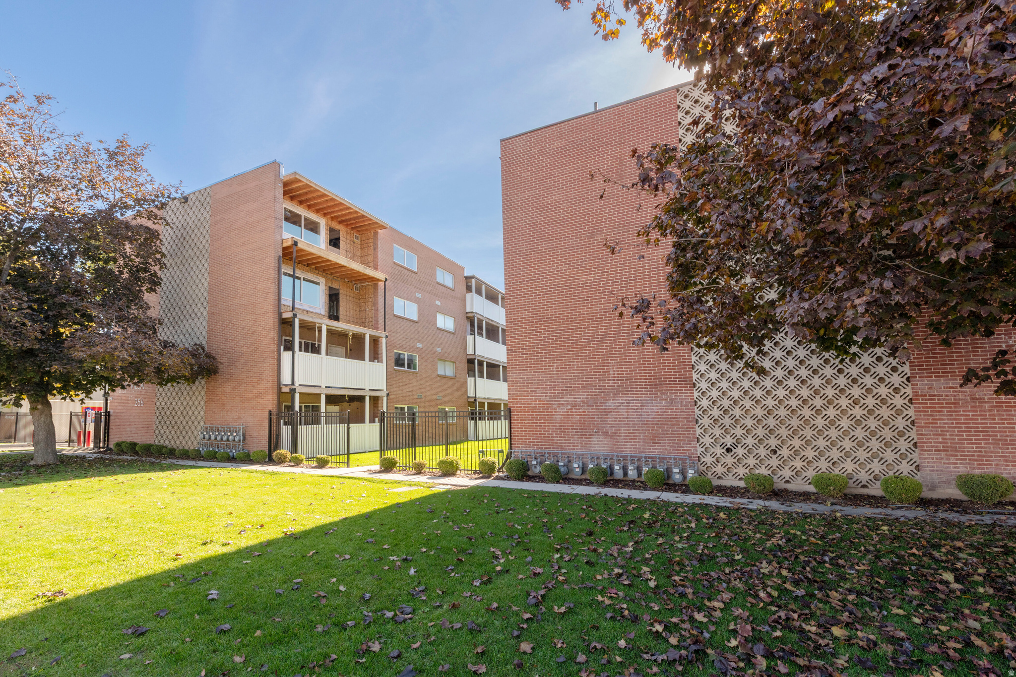 VILLA CHABLIS EAST - Residential