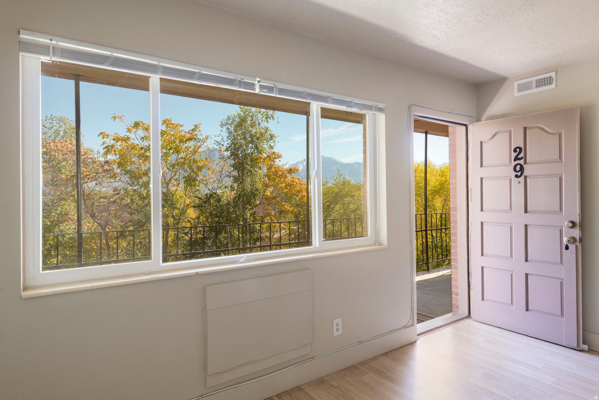 VILLA CHABLIS EAST - Residential