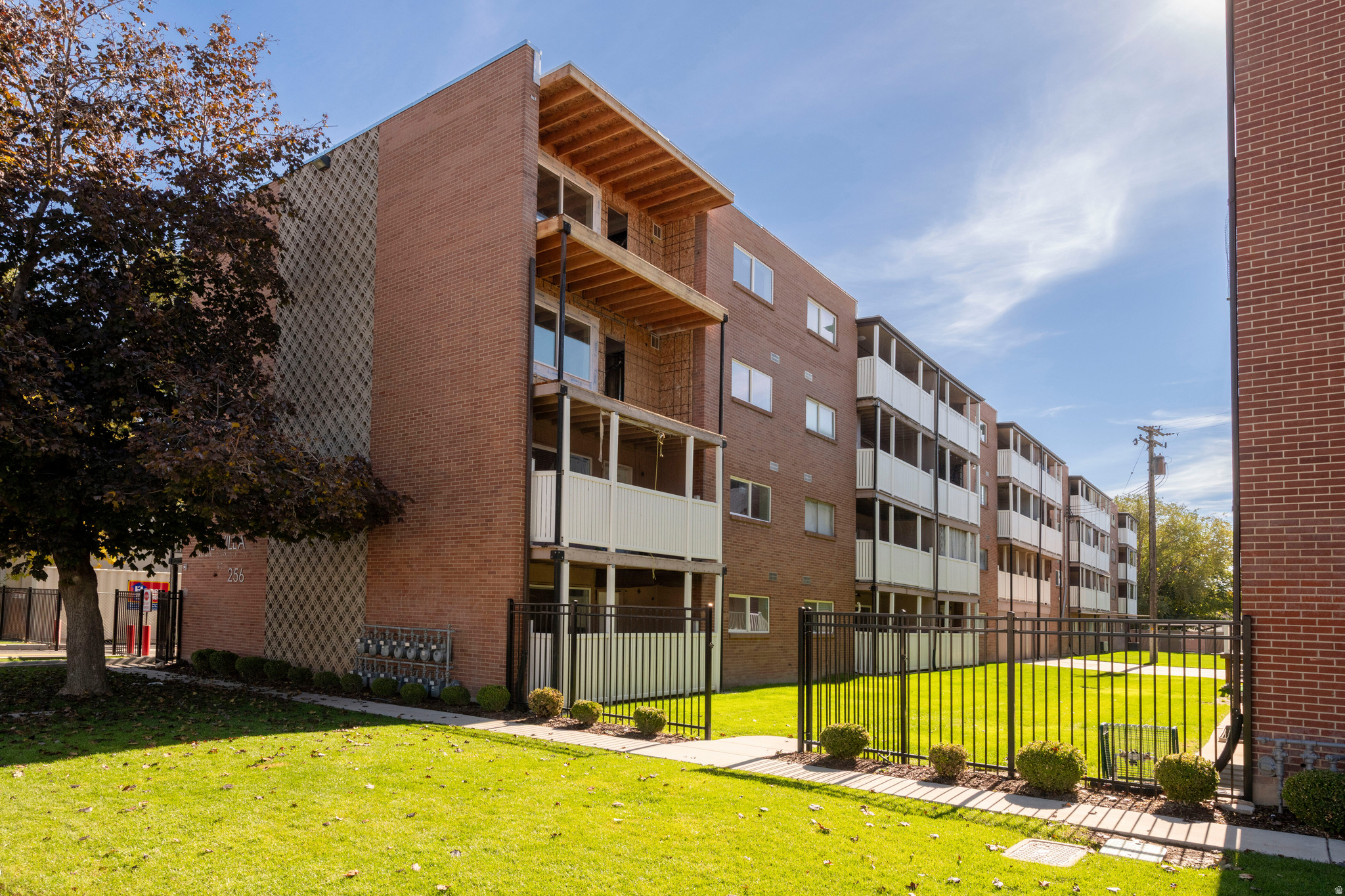 VILLA CHABLIS EAST - Residential