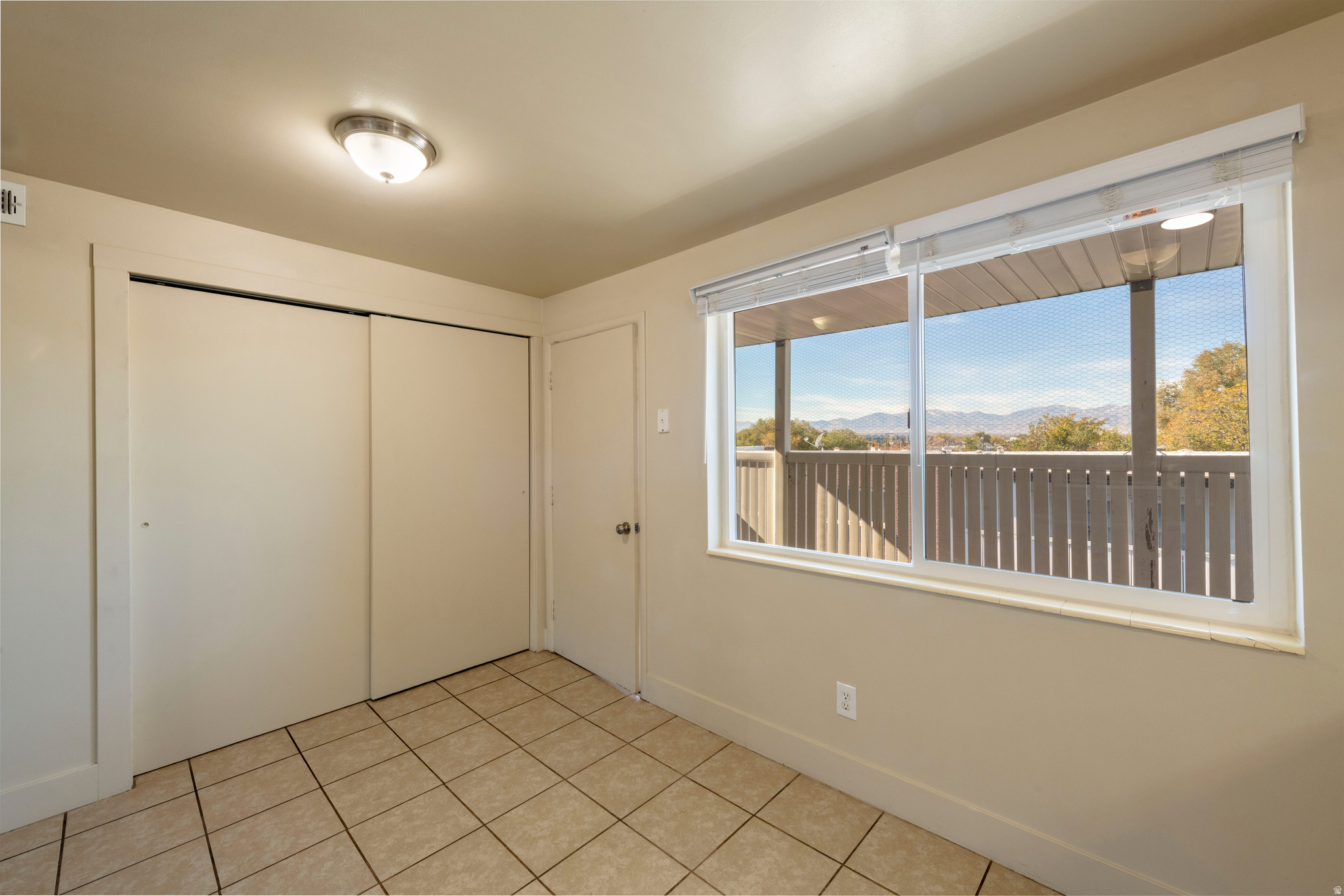 VILLA CHABLIS EAST - Residential