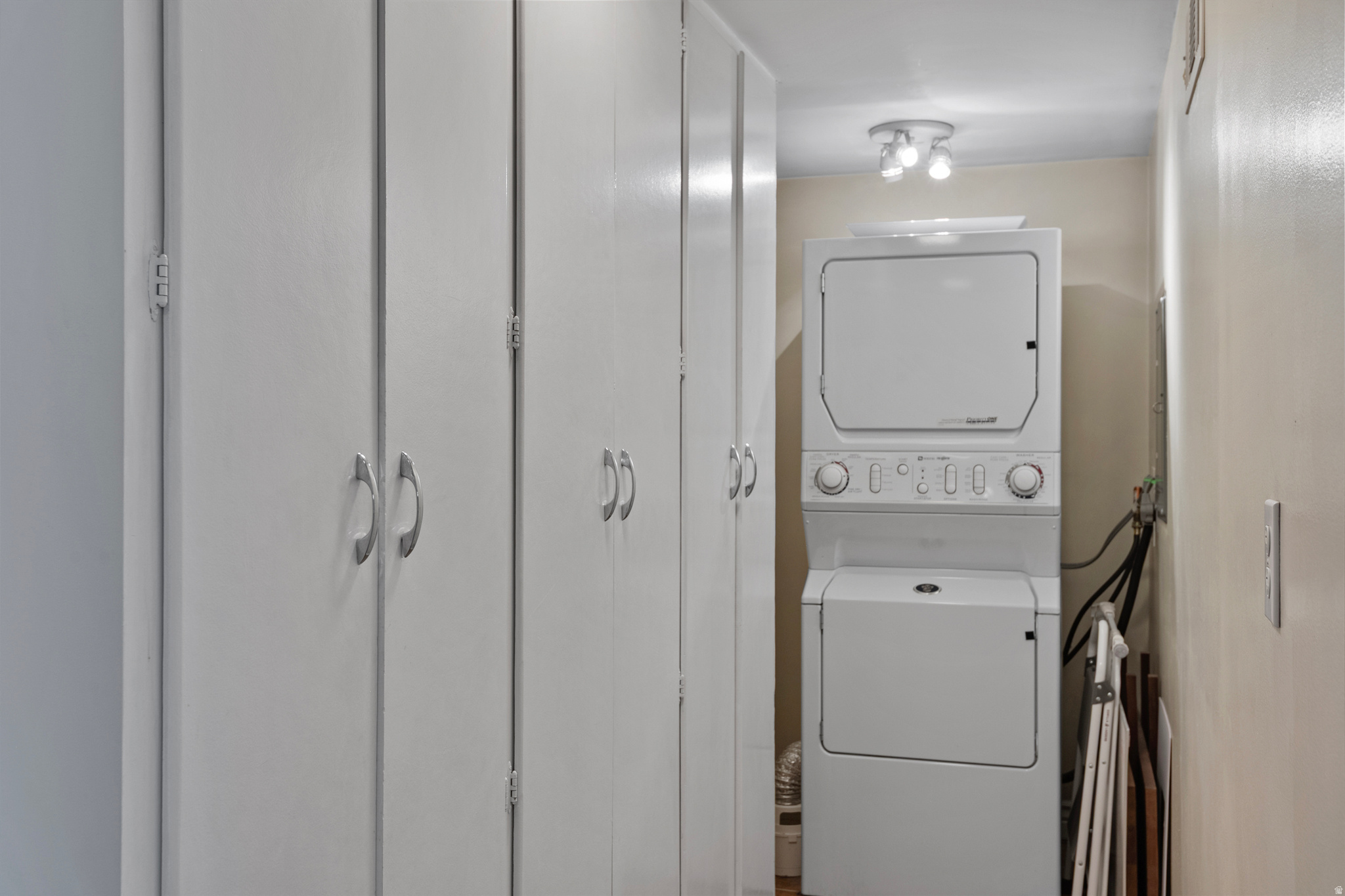 OAK CREST GARDENS - Residential