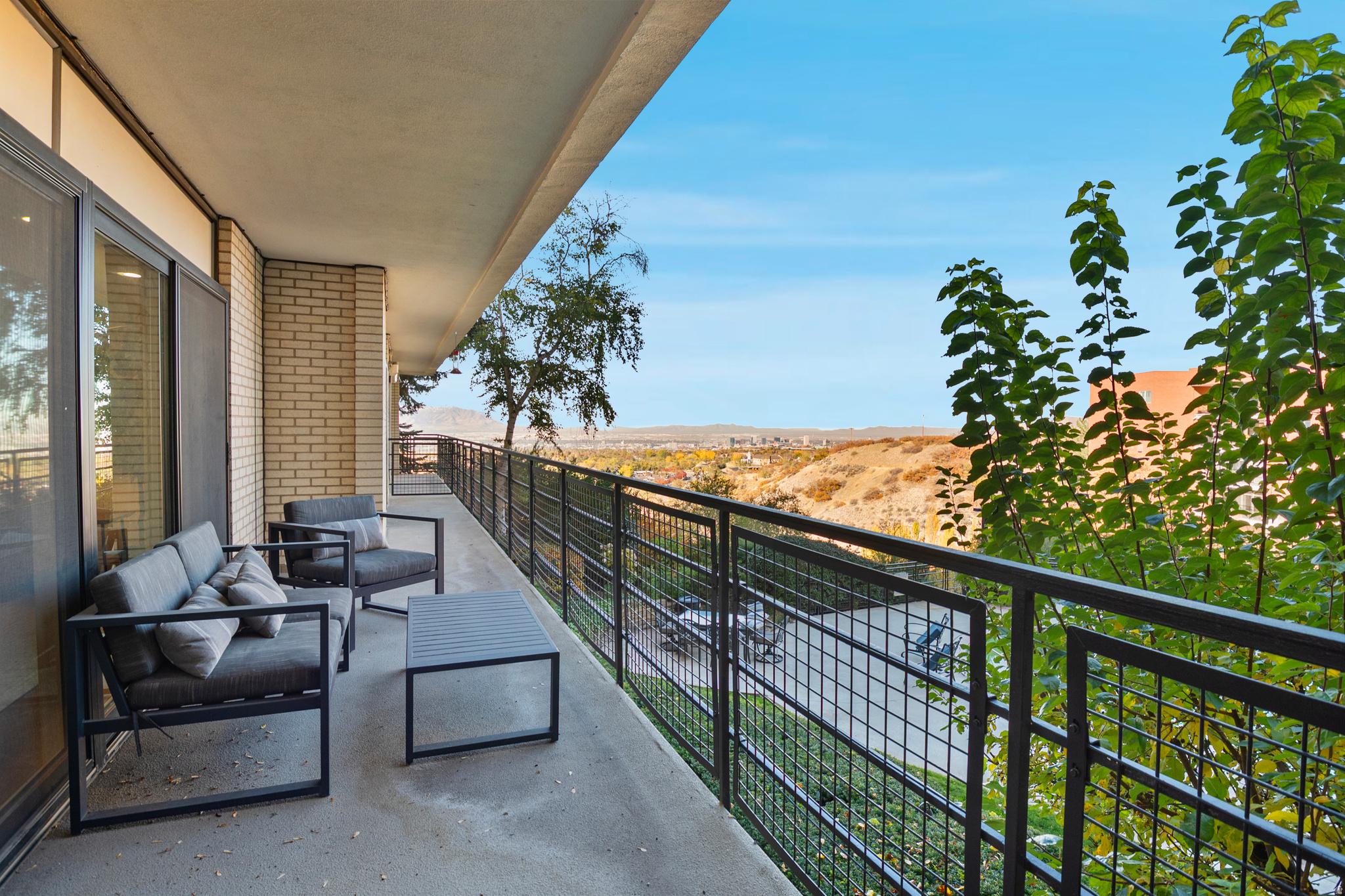 OAK CREST GARDENS - Residential