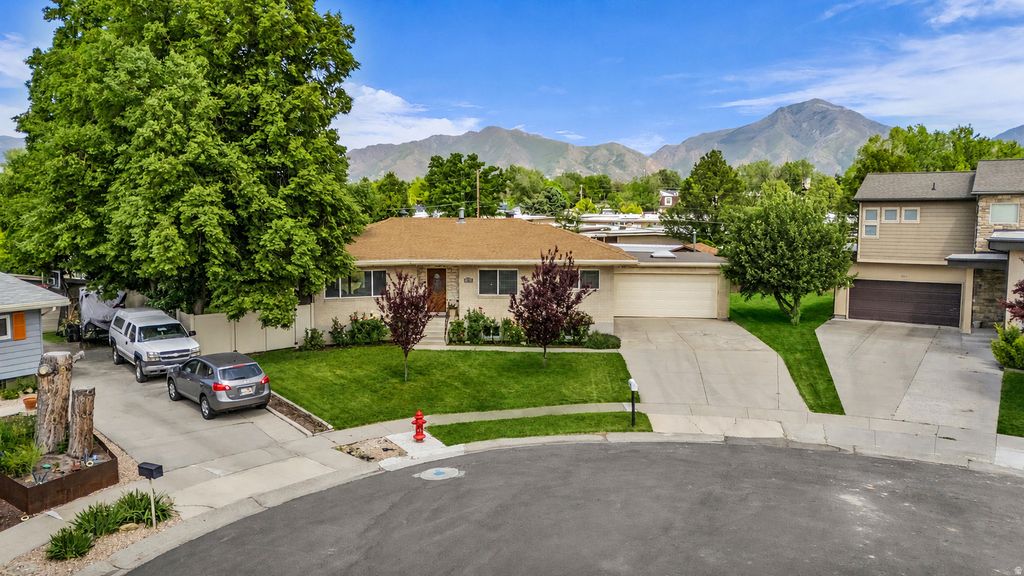 Photo of 787 E REDMAPLE CIR, Salt Lake City, UT 84106 (MLS # 2158064)