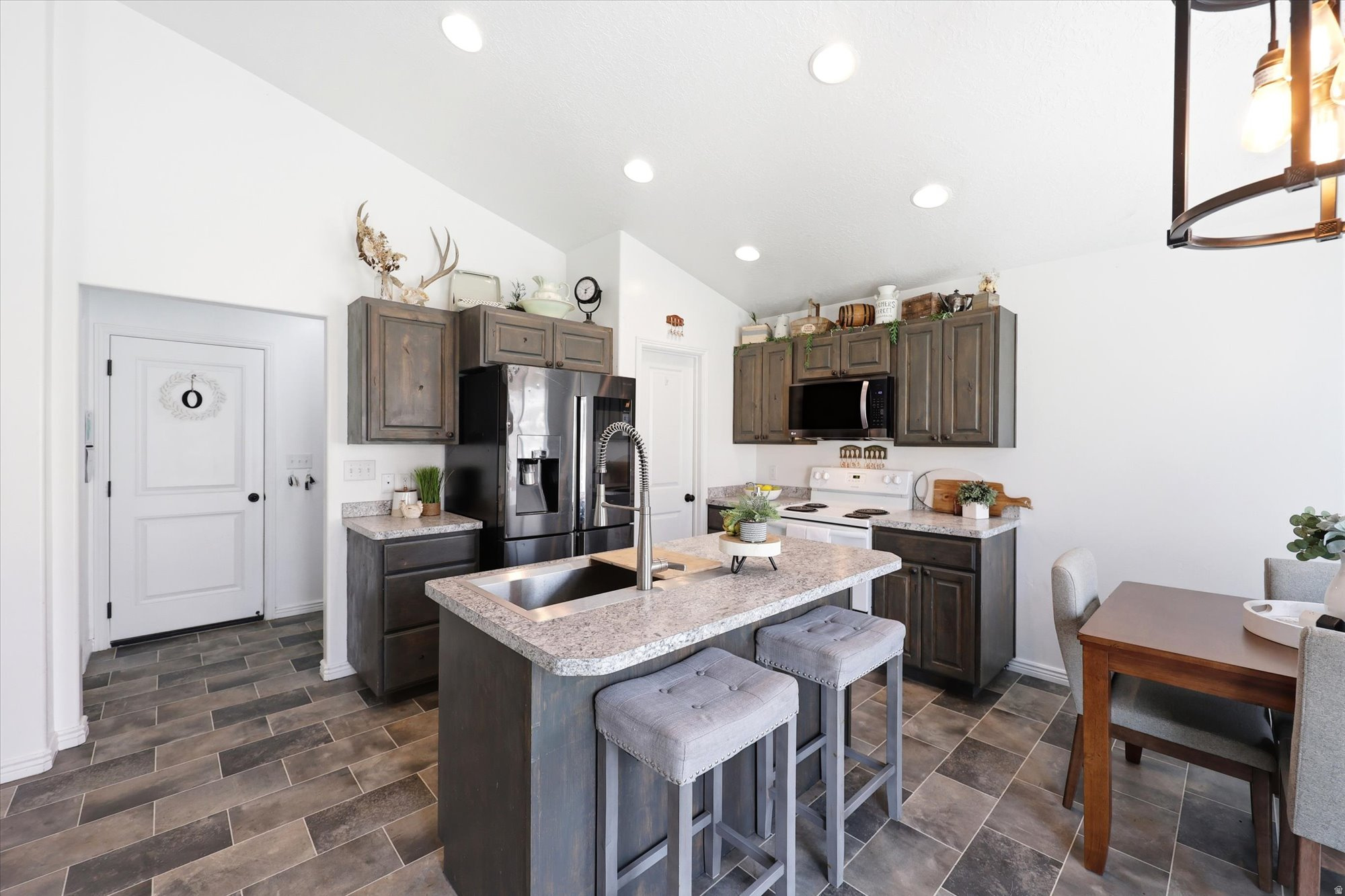 RIDGE - Residential