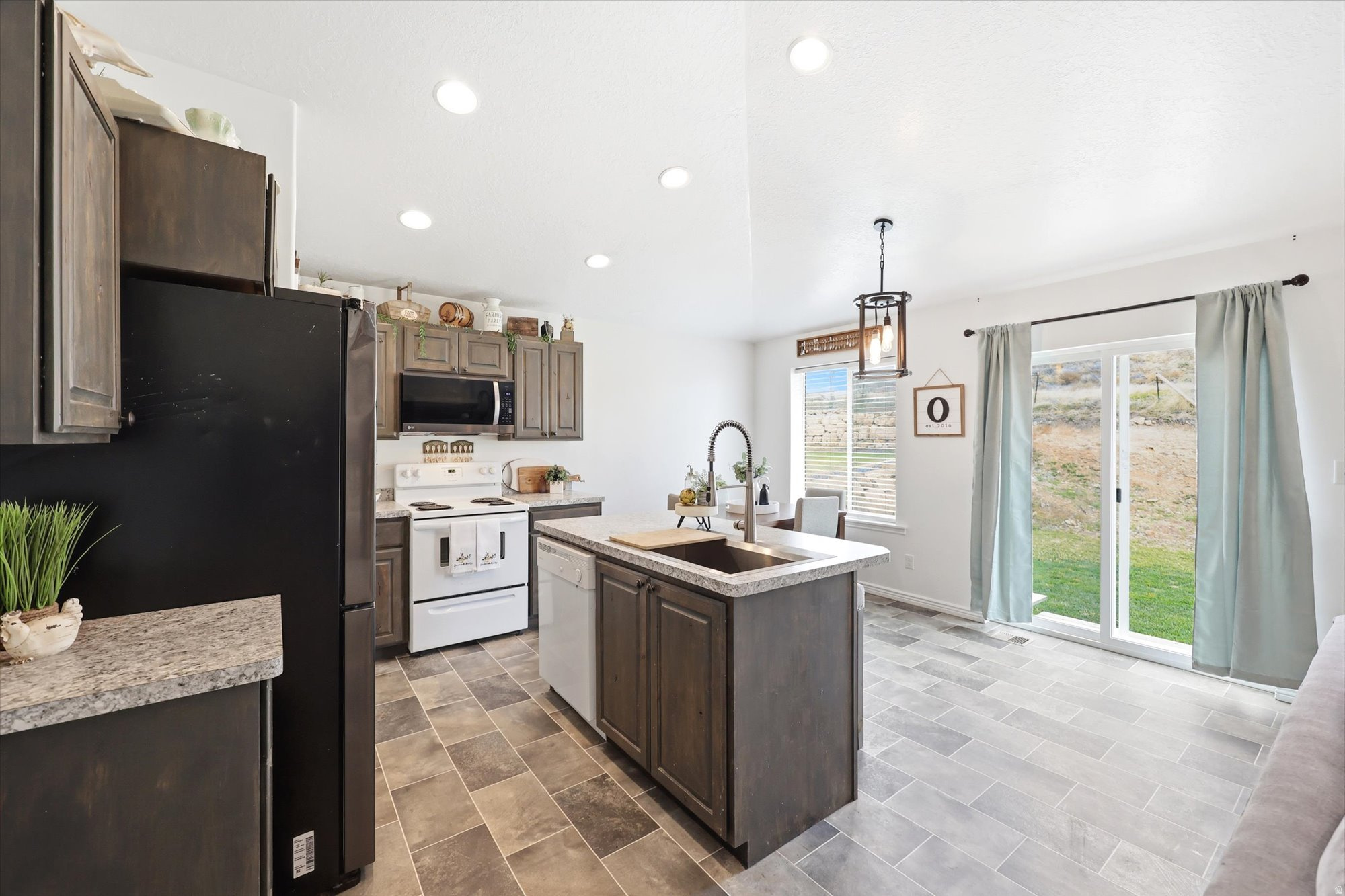 RIDGE - Residential