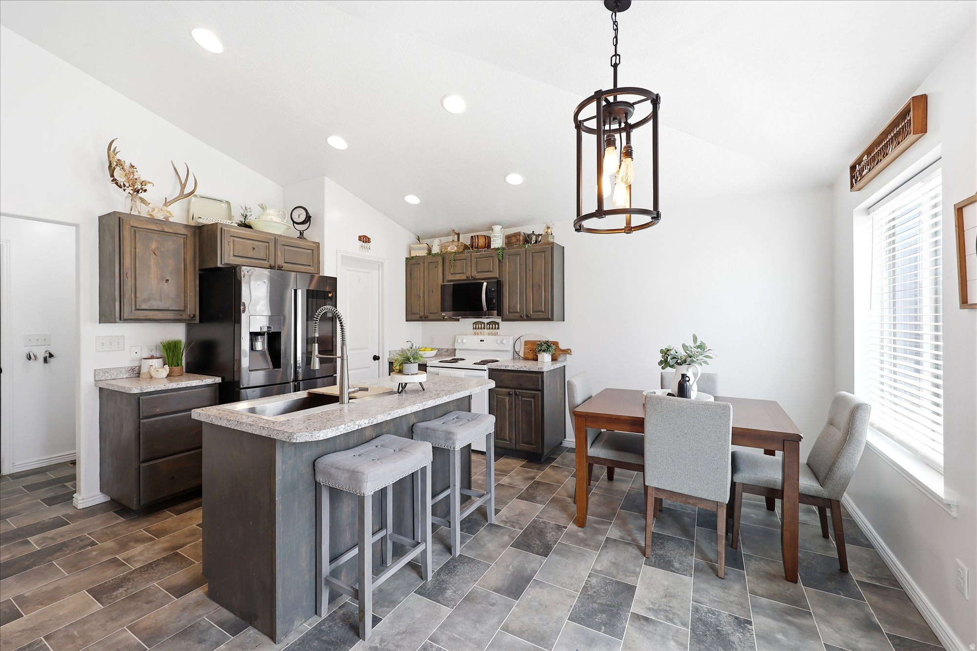 RIDGE - Residential