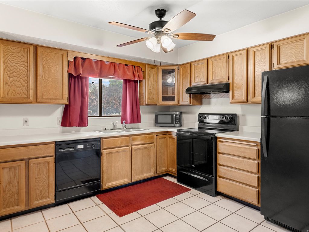 Photo of 5673 S ASPEN CT, South Ogden, UT 84403 (MLS # 2169303)
