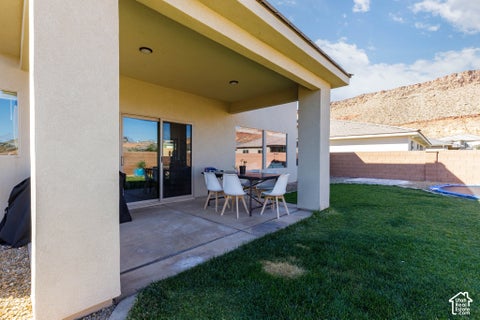 Tiny photo for 521 PALM COVE AVE, Washington, UT 84780 (MLS # 2191434)