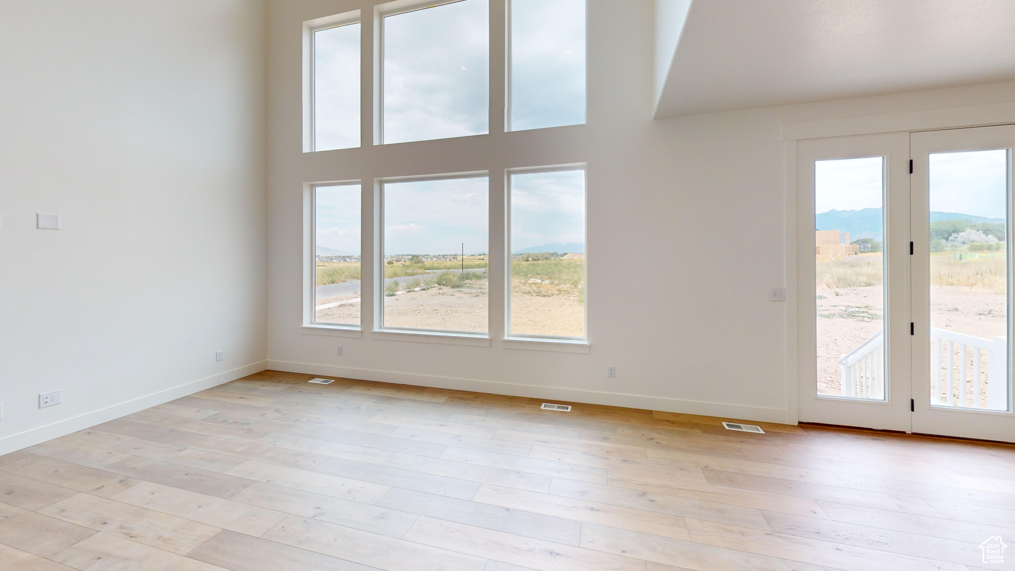 MOONLIGHT VILLAGE - Residential