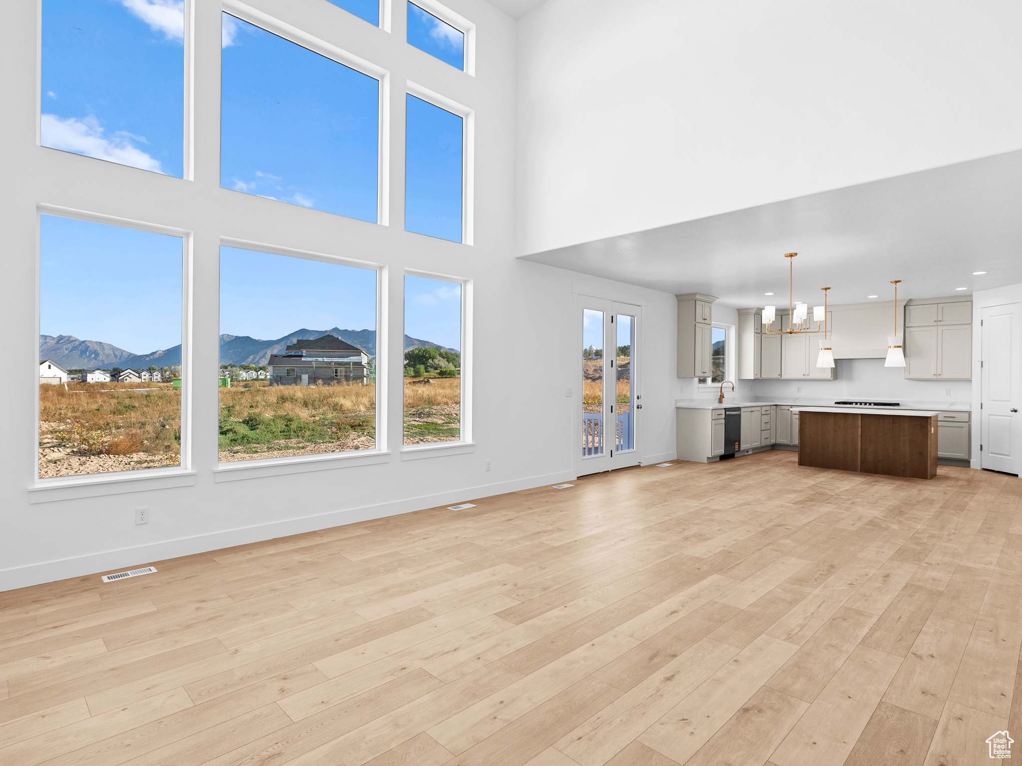 MOONLIGHT VILLAGE - Residential