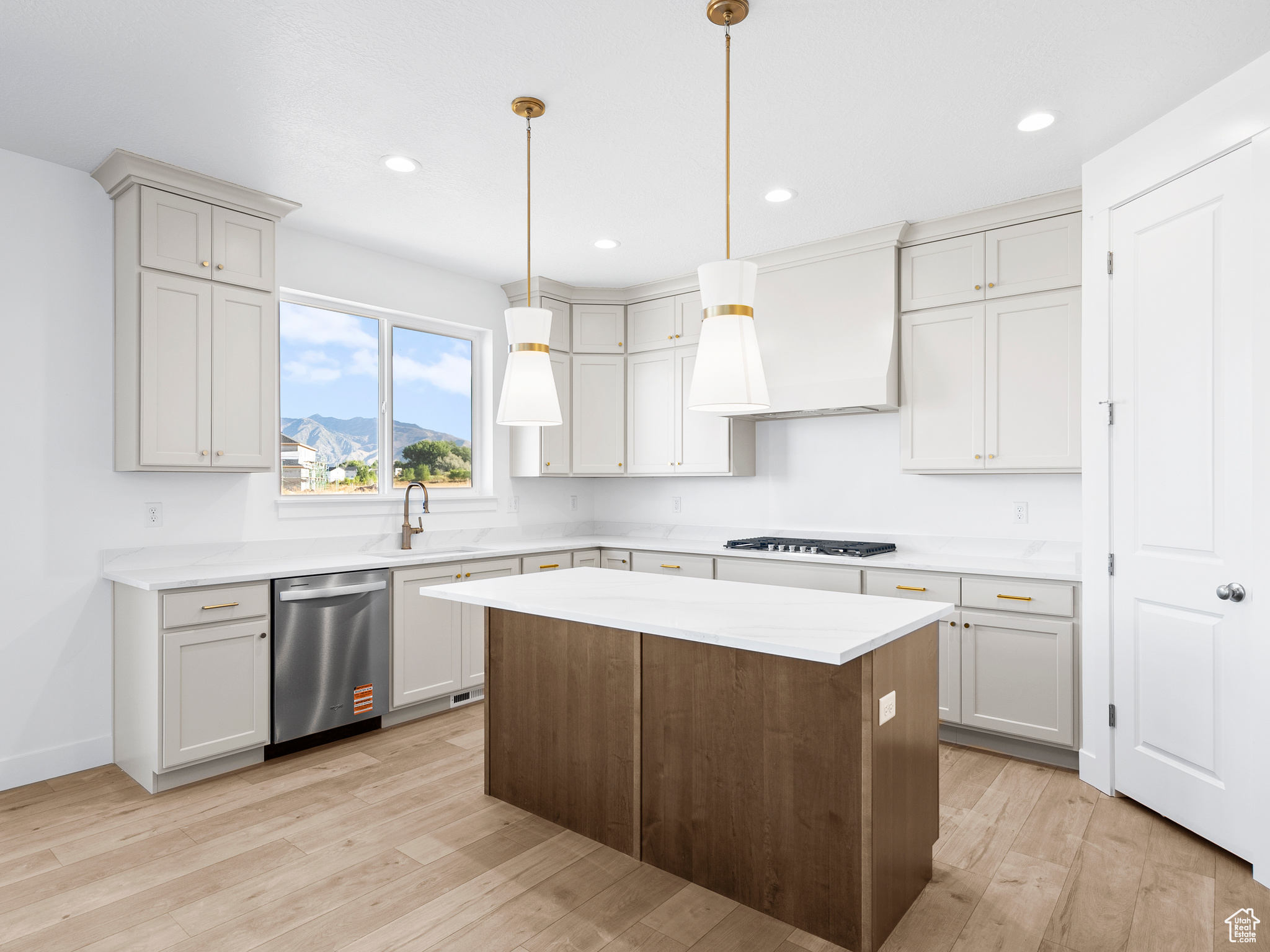 MOONLIGHT VILLAGE - Residential